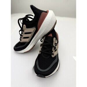 Adidas Ultraboost Light Running Shoes Mens 9 Black Boost Sneakers NWT Comfort